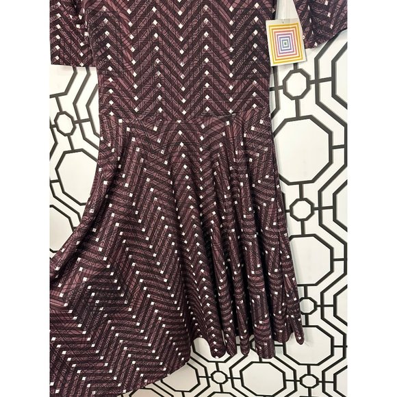 NWT Lula Roe Ladies Soft Stretchy - Comfy Scoop Neck Burgundy Dress Size Medium - Picture 4 of 8